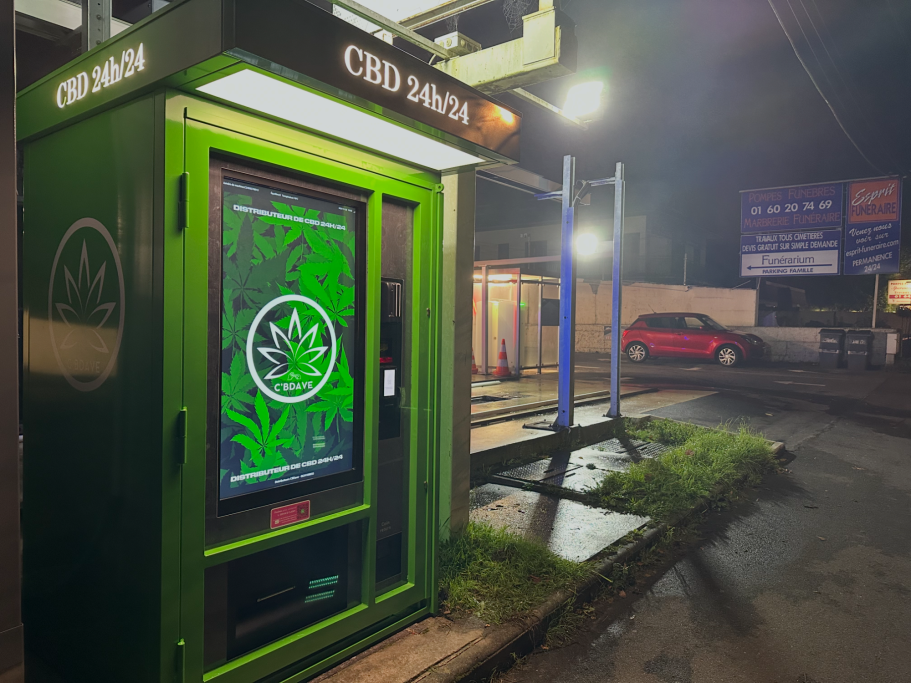 Distributeur de CBD 24/24 avec cage de protection à Chelles 77